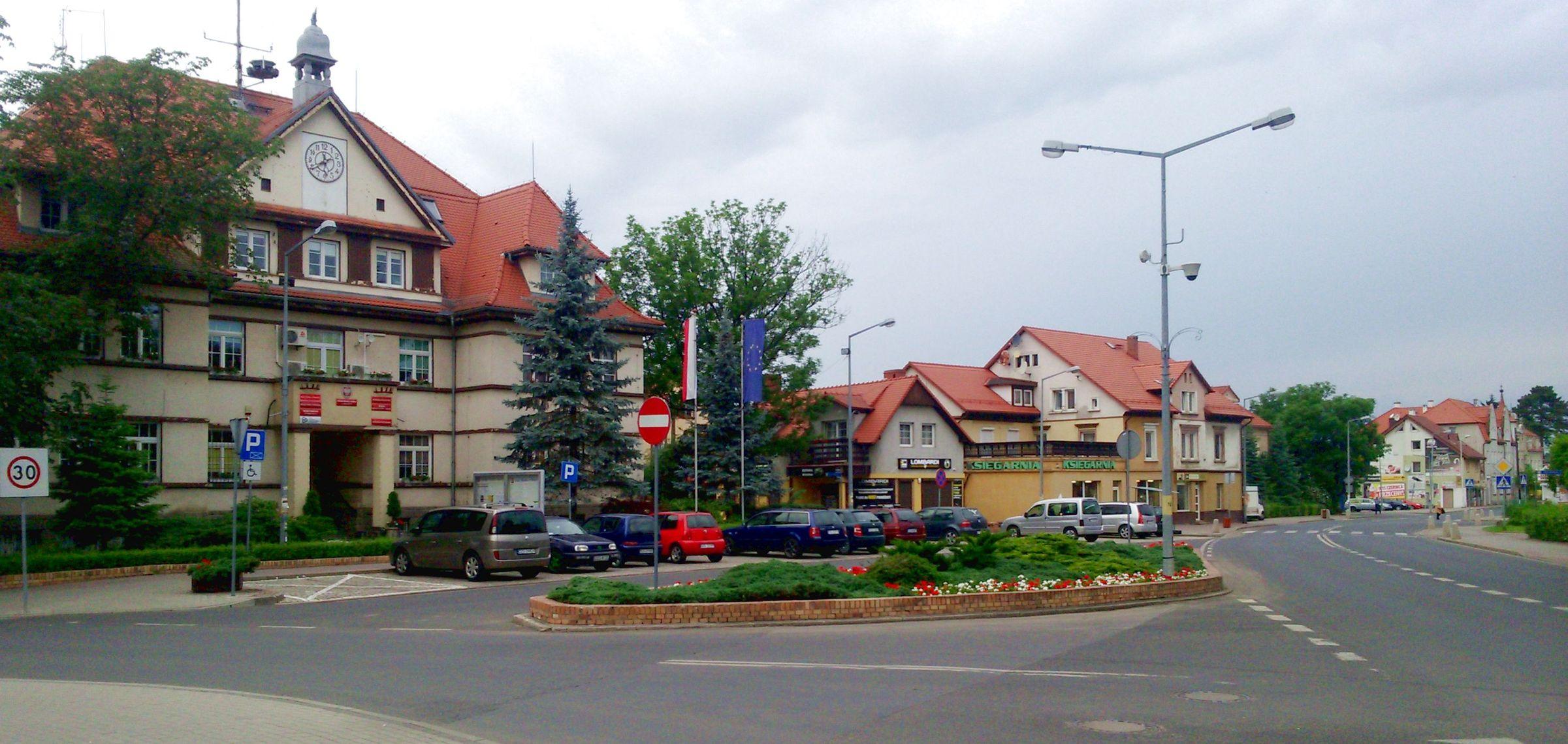Bogatyński rynek? Skrzyżowanie ulic: Dworcowej, Daszyńskiego i II Armii WP (fot. Bogatynia·INFO)