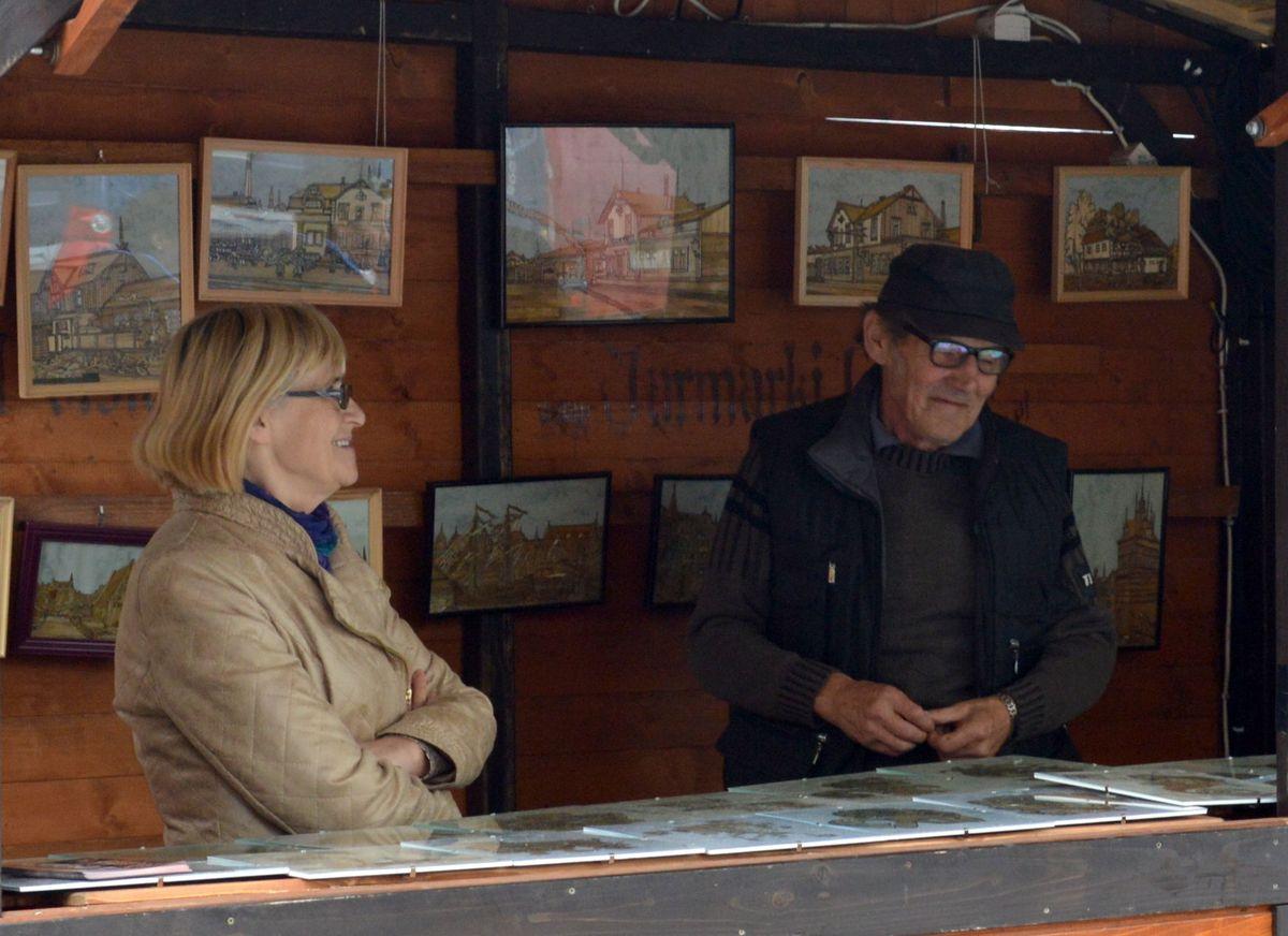 Marian Lorek, członek Bractwa Ziemi Bogatyńskiej, prezentował swe prace podczas KARBONALIÓW 2014 (fot. A. Lipin) Marian Lorek, członek Bractwa Ziemi Bogatyńskiej, prezentował swe prace podczas KARBONALIÓW 2014 (fot. A. Lipin)