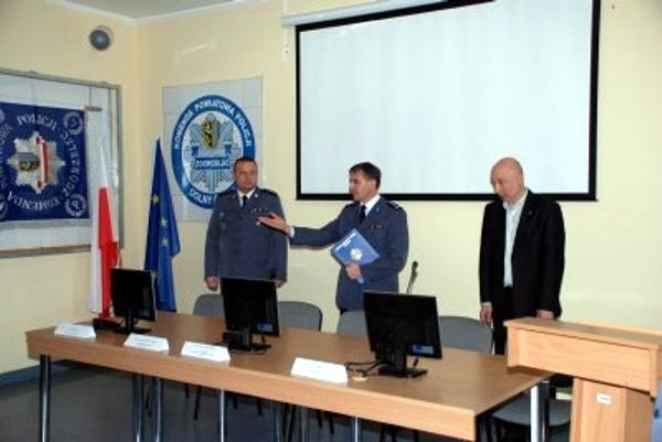 Oficjalne przywitanie nowego Komendanta Powiatowego, fot. KPP w Zgorzelcu Oficjalne przywitanie nowego Komendanta Powiatowego, fot. KPP w Zgorzelcu