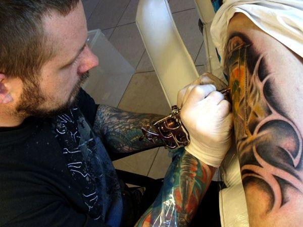 Robert 'Robi' Florek, tatuator, właściciel studia