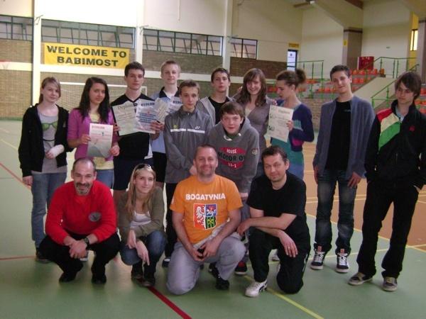 Wspólne zdjęcie najlepszych zawodników i trenerów, fot. UKS Smecz Bogatynia Wspólne zdjęcie najlepszych zawodników i trenerów, fot. UKS Smecz Bogatynia